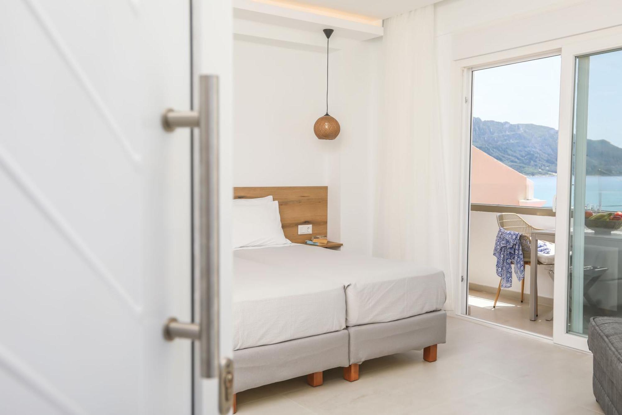 Magdachris Luxury Rooms Agios Georgios Pagon Exterior photo